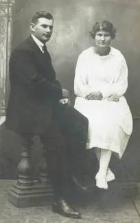 Abikaasad Gustav Liiholm 1892-1961 ja Aliine Liiholm 1898-1997