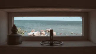 Käsmu Meremuuseum - Tuletorni alakorruse aknast vaade merele