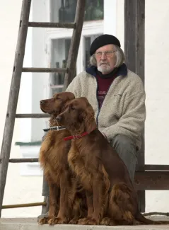 Käsmu Meremuuseum - 05.04.2013 Aarne Vaik koos setterite Roosa ja Punaga