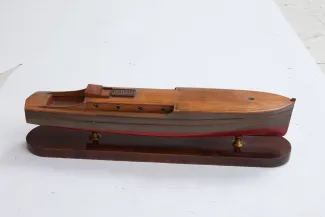 Käsmu Meremuuseum - Piirituseveo kiirpaat, Messerschmitt mootor