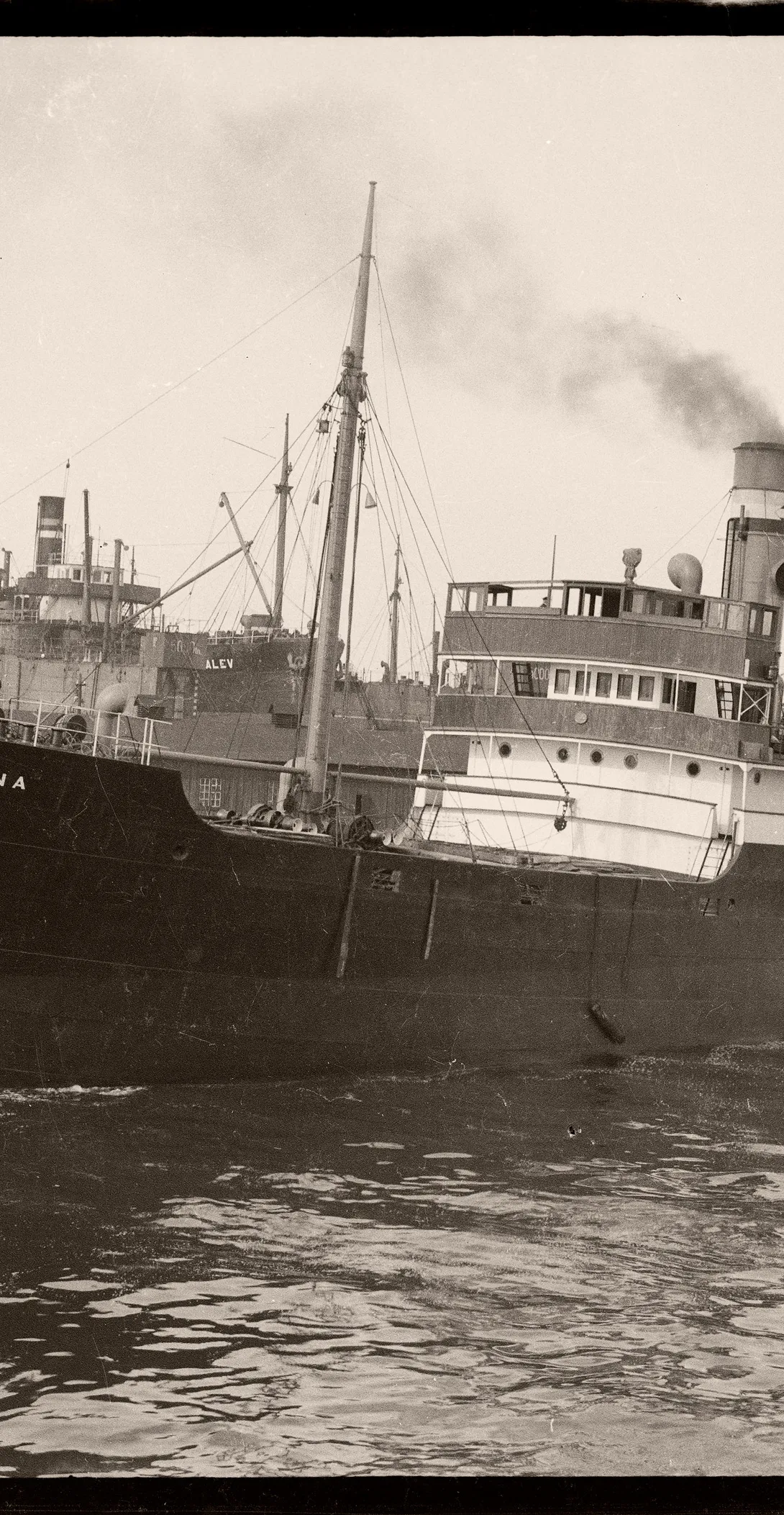 A/L Minna sadamaalal, vee väljapumpamine