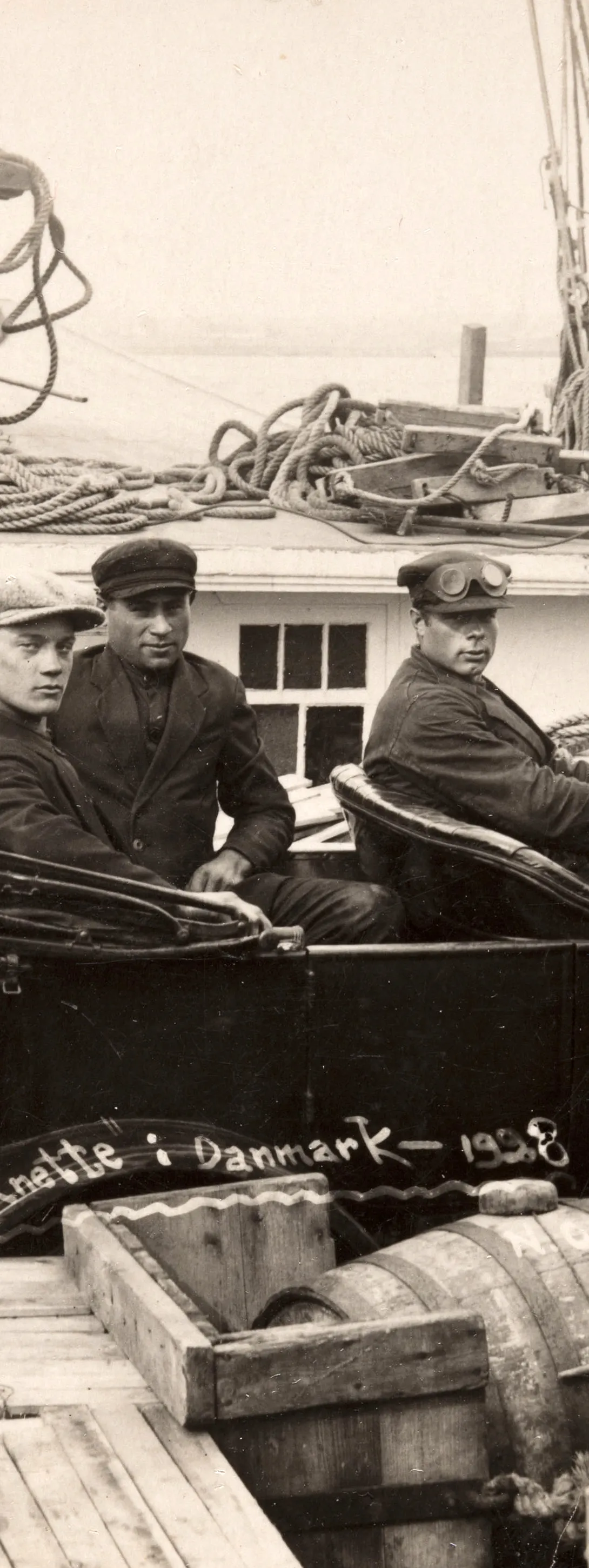 P/L Anette 1928 Taanist tulles auto on tekil