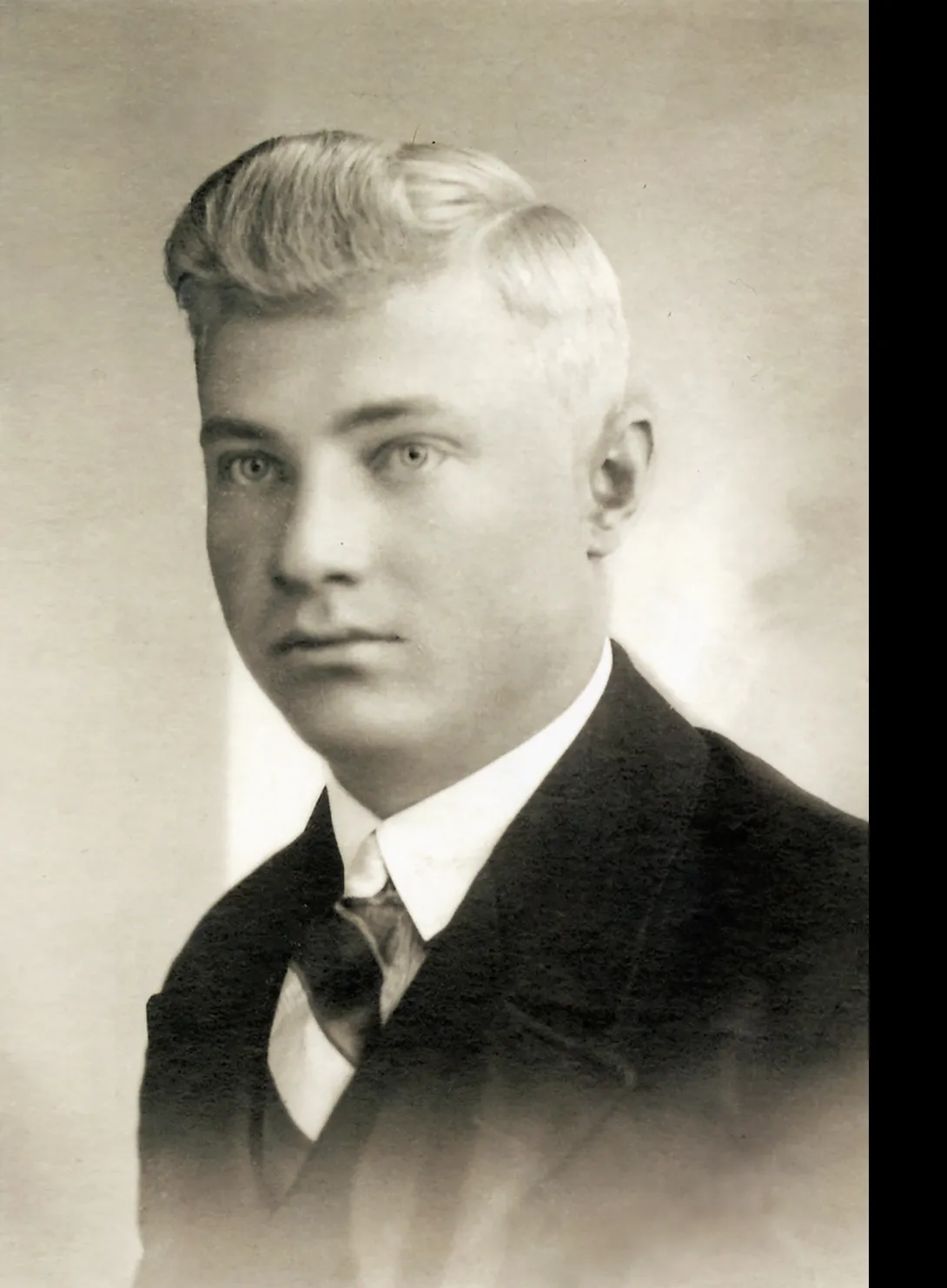 Riho Sinivee (Rihard Seeblum) 1907-1942