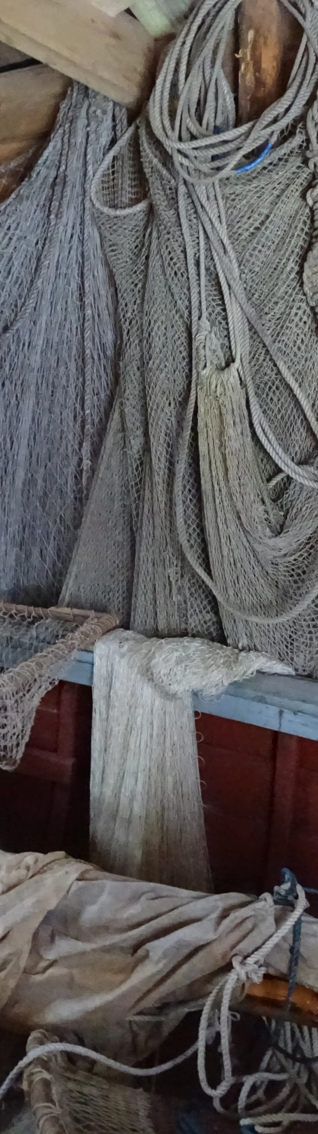 Käsmu Meremuuseum - Paadikuur, angerja rüsa võrkudega