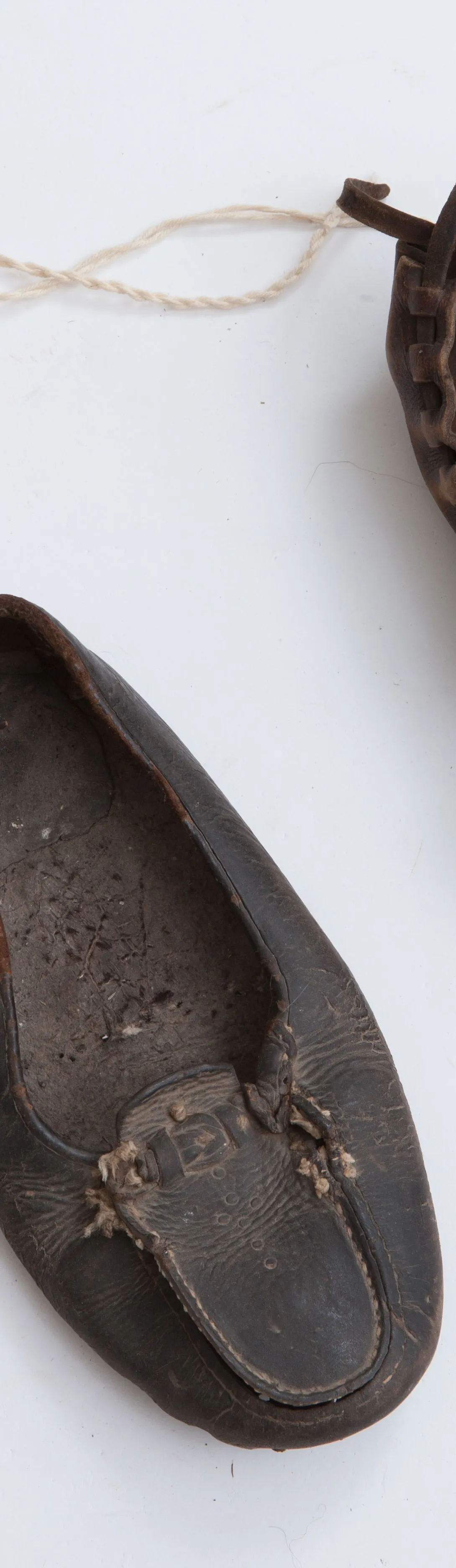 Käsmu Meremuuseum - Mokassinking ja pastel, kohalik nahkkäsitöö